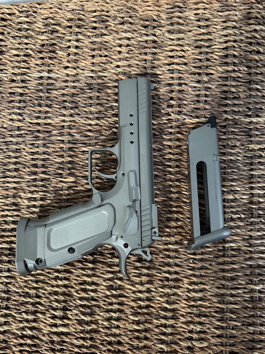 Main image 3
