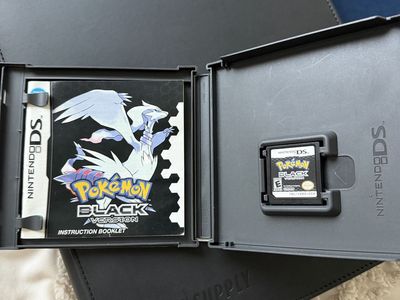 Pokémon Black Version Nintendo DS Game with Case and Manual