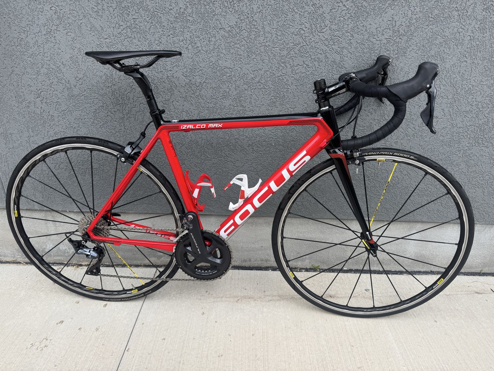 Focus Izalco Max Size Small