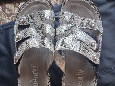 Alegria Venice Snake Print Leather Sandals Size EU 37