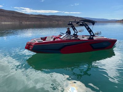 Heyday Wake Surf Boats