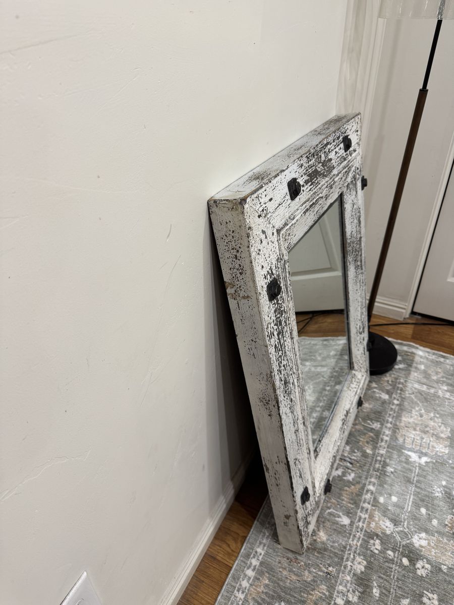 Main image 3