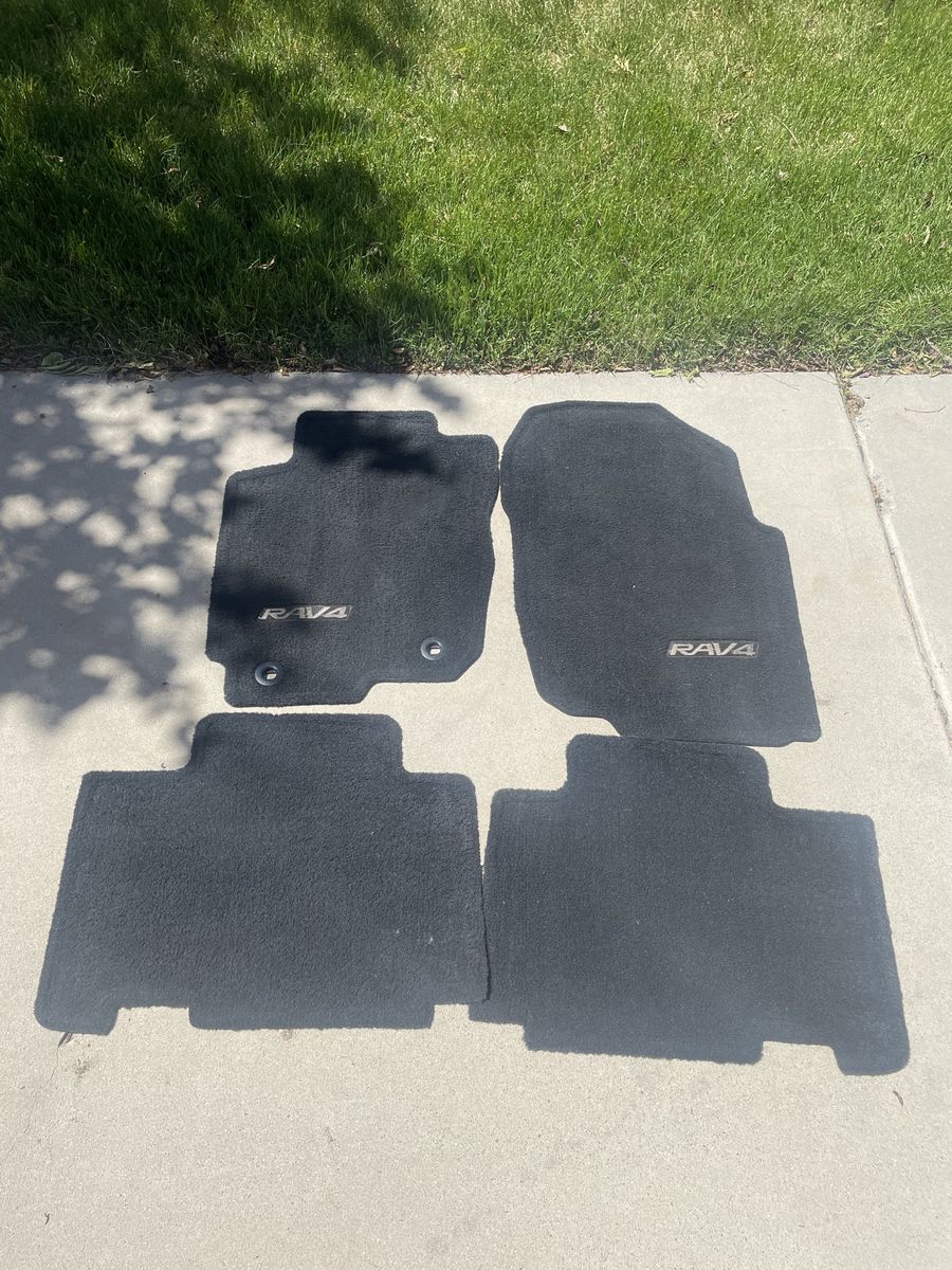 Toyota RAV4 floor mats