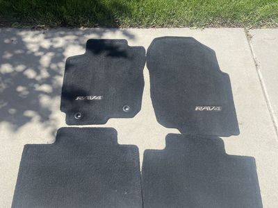 Toyota RAV4 floor mats