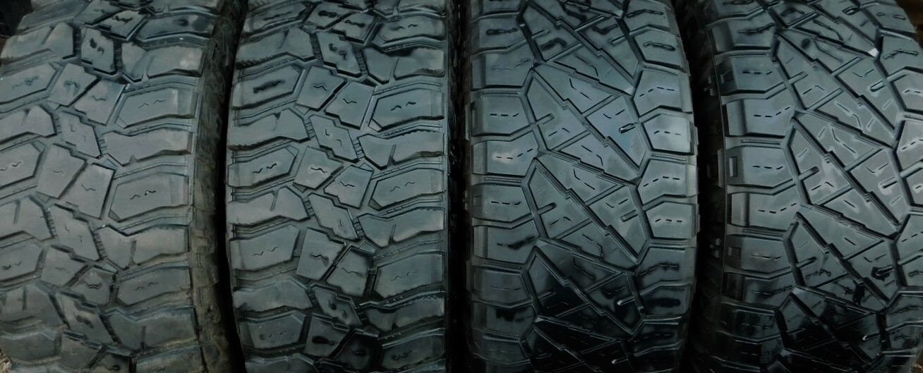 35x12.50R 20 Cooper and Nitto