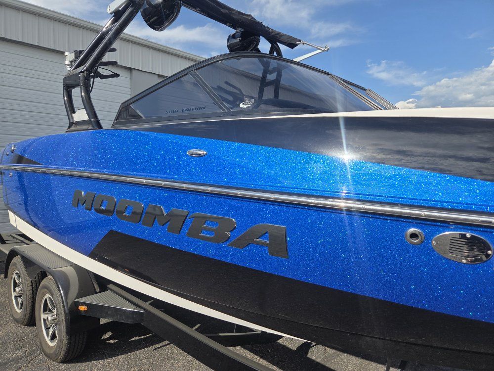 2017 Moomba Mojo 23'