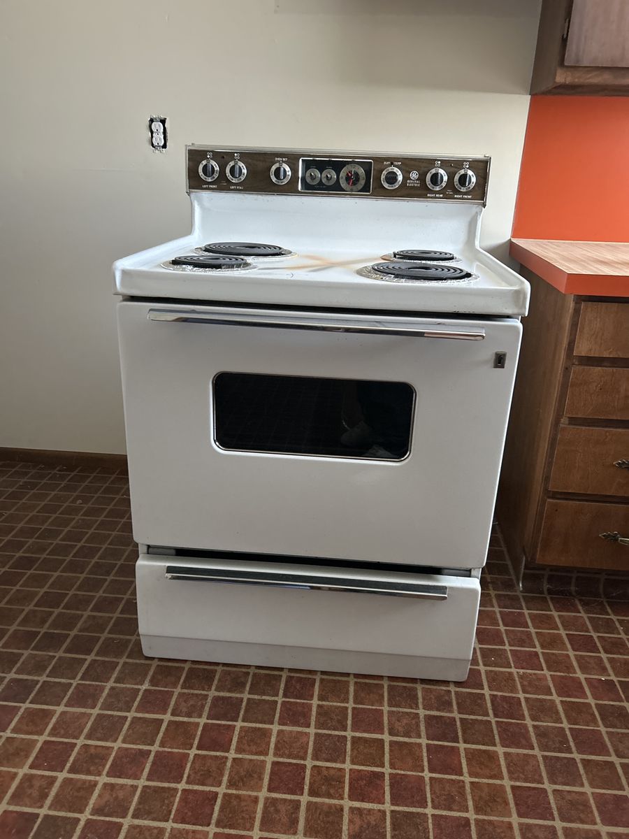 GE White Electric Range Stove Oven with 4 Burners and Storage Drawer
