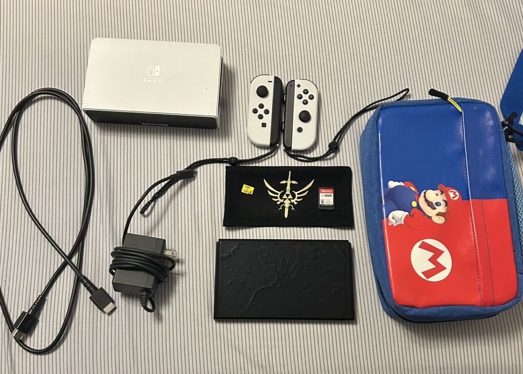 Nintendo Switch Oled, Case, Soccer Game, SD Card
