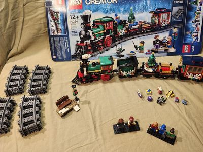 LEGO 10254 Winter Holiday Train – 100% Complete w/ Box + Instructions