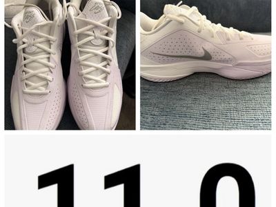 Basketball shoes