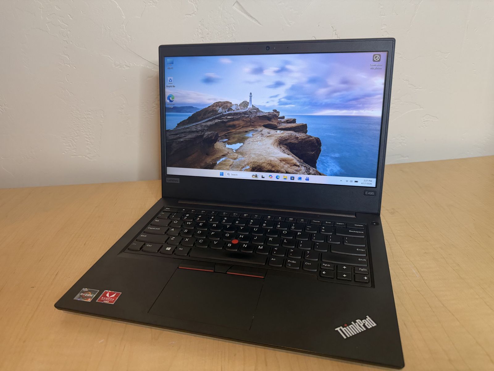 Lenovo E495 Laptop with Ryzen 5 CPU and Windows 11