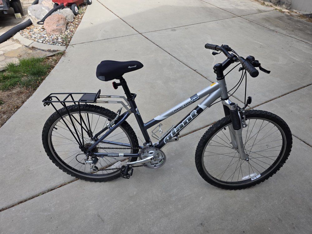 nice woman's giant bike