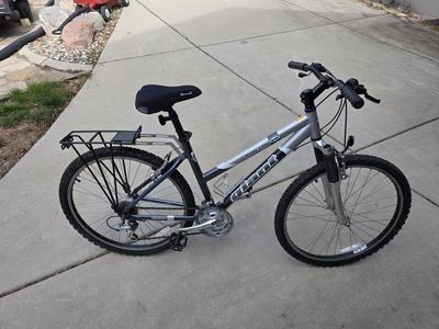 nice woman's giant bike