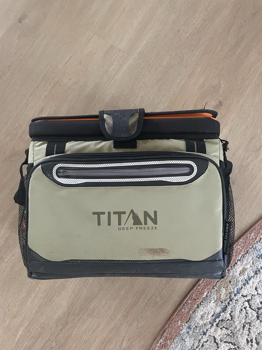 Titan Deep Freeze Cooler - Hardshell - 30 can - 20 quarts