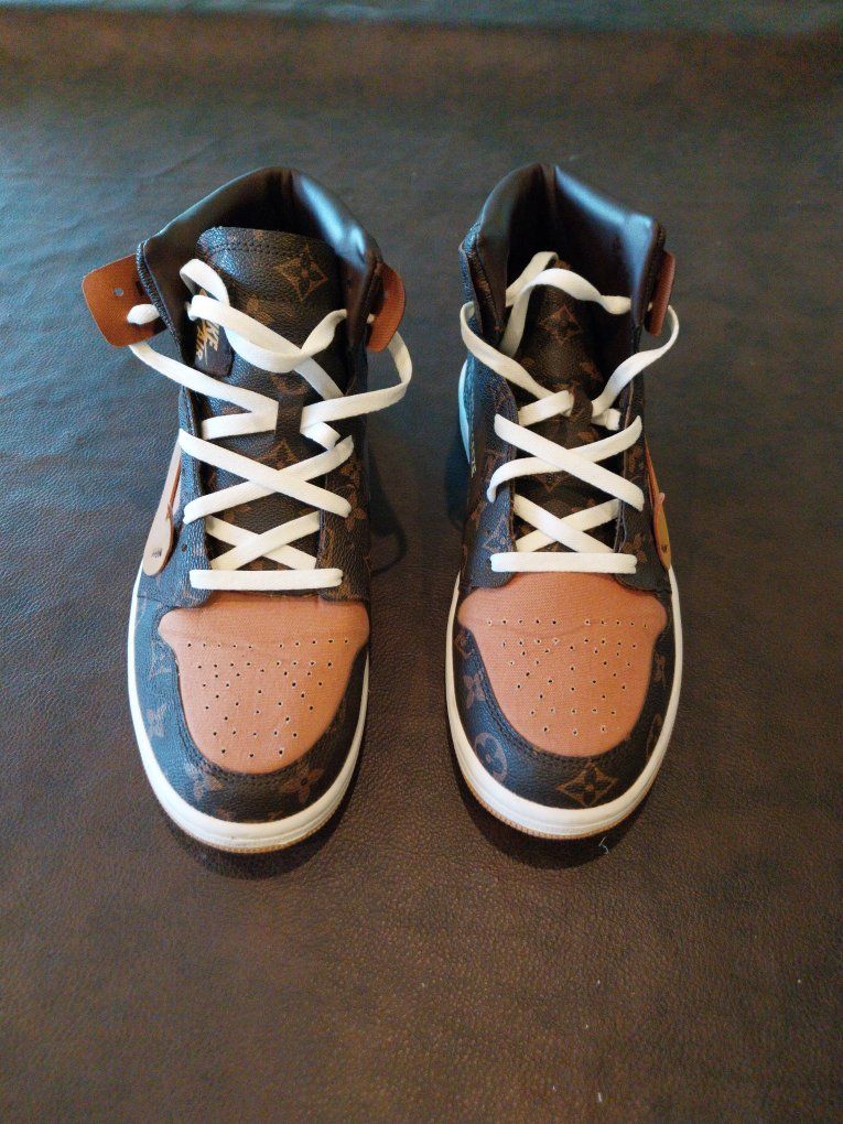 Louisvouitton Nike size 11 reps.