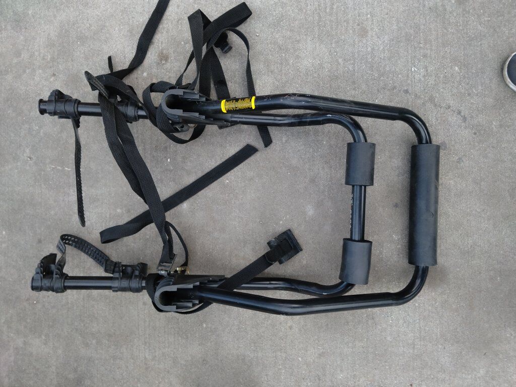 Bike rack for trunk on car