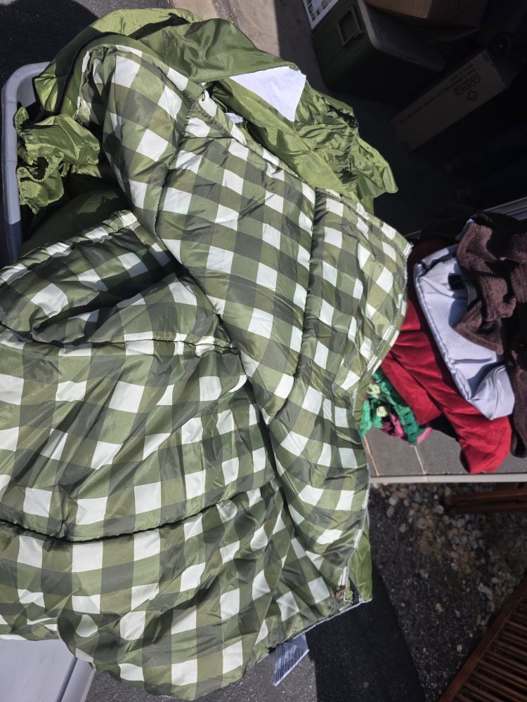 4 sleeping bags