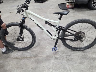 Specialized carbon fiber bike