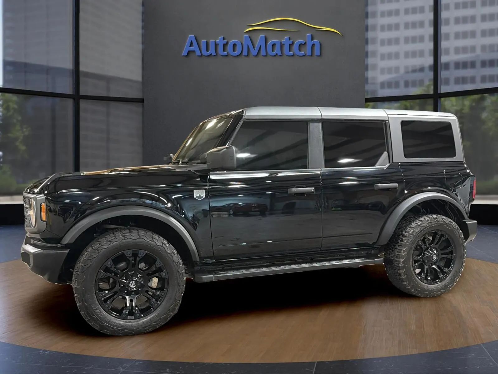 Main image 6