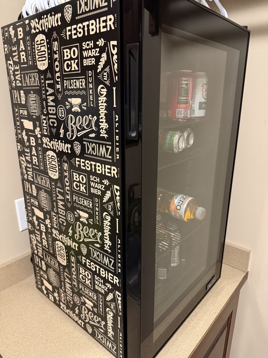 Newair Beverage fridge 126 can capacity