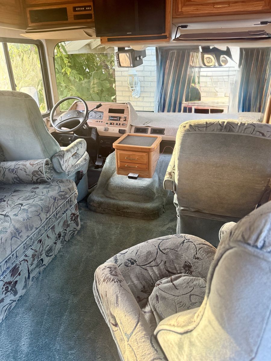 Fleetwood Bounder motorhome $6,500 OBO