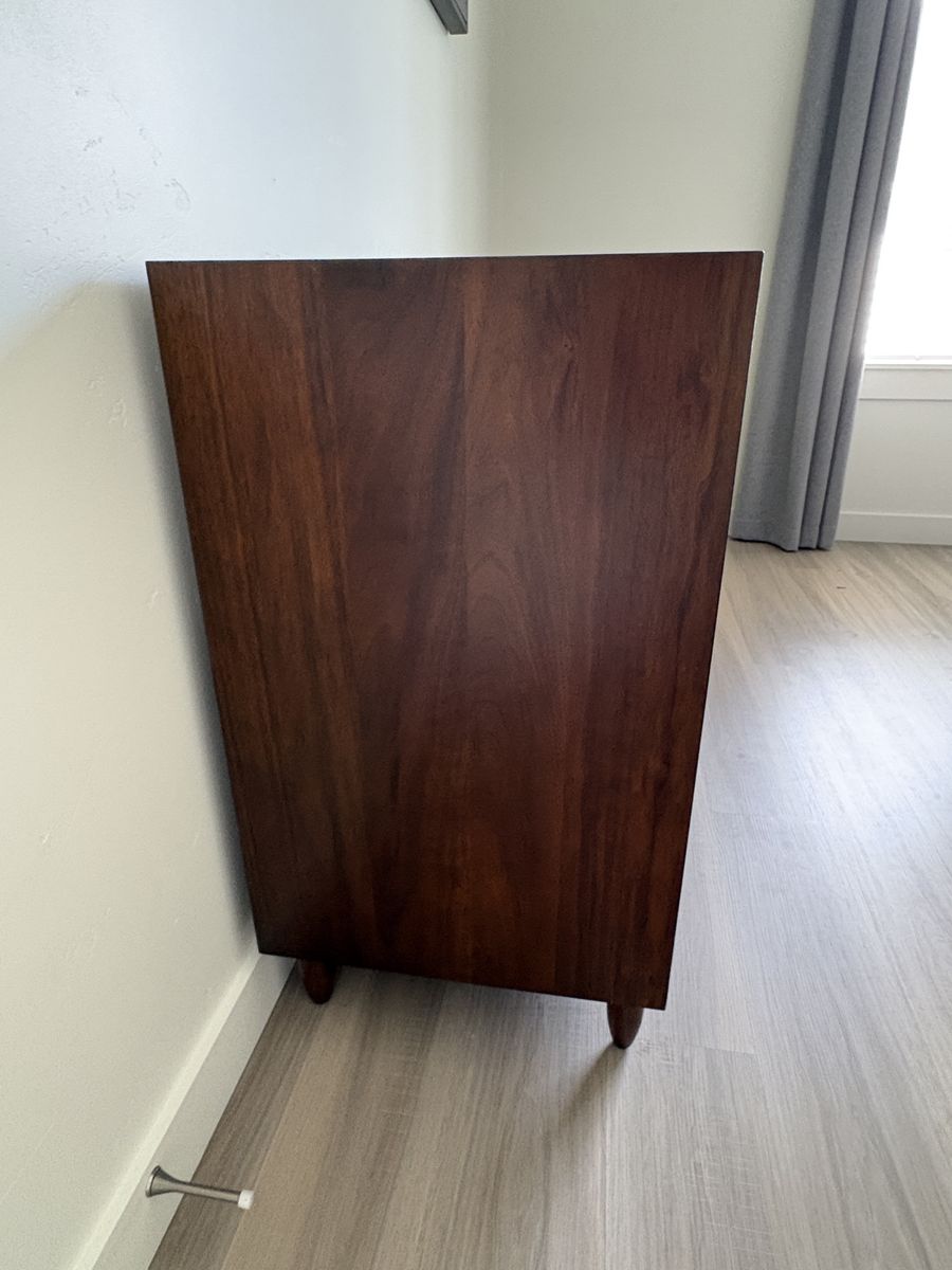 Main image 10