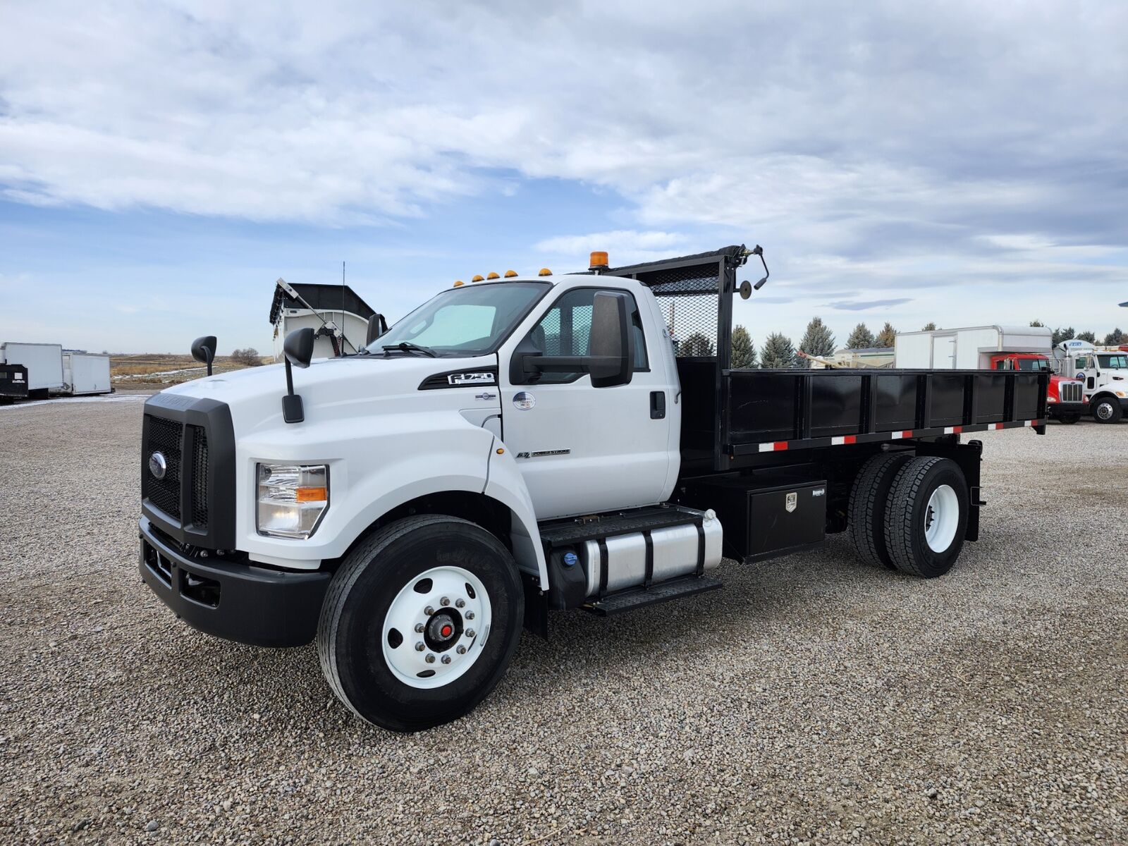 2022 FORD F750 SD
