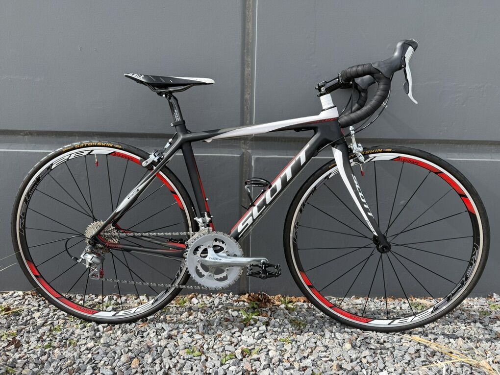 Scott CR1 Carbon Road Bike - Shimano Tiagra 4600