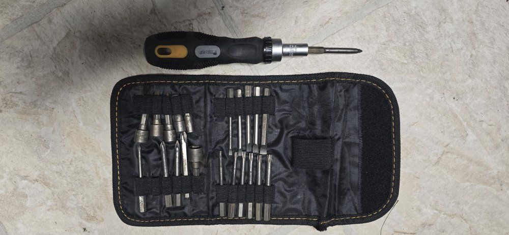 Pittsburgh Pro Ratcheting Screwdriver & Bit Set w/ Case - 30+ Pieces, Multiple Heads