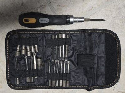 Pittsburgh Pro Ratcheting Screwdriver & Bit Set w/ Case - 30+ Pieces, Multiple Heads