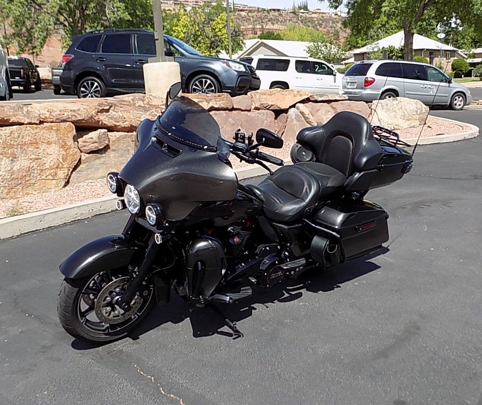 2018 Harley-Davidson CVO Limited (FLHTKSE)