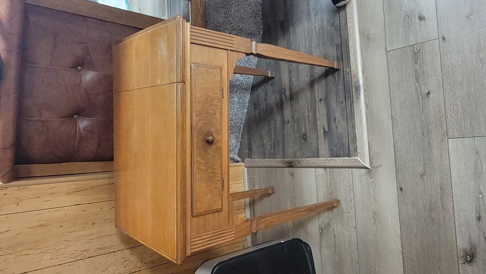 Singer Sewing Machine and table