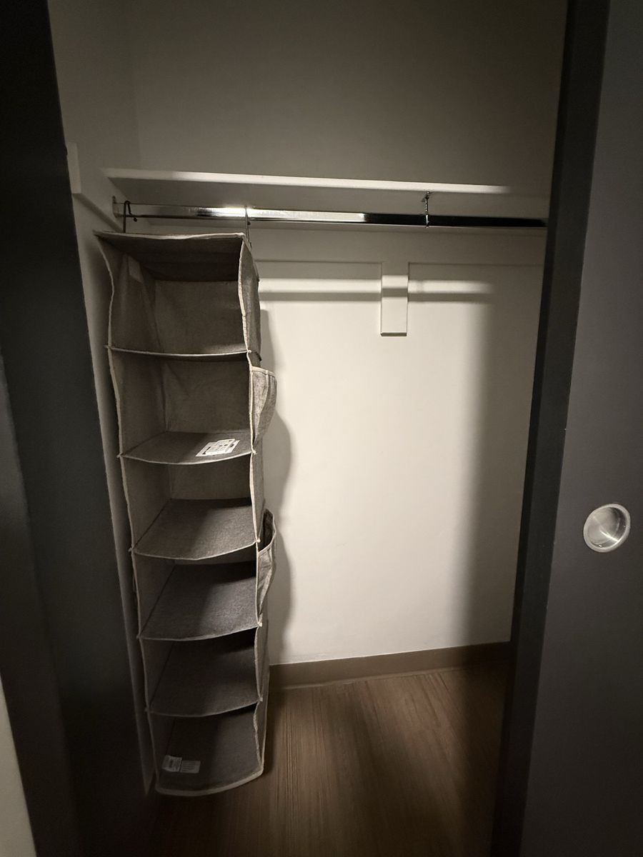 Main image 7