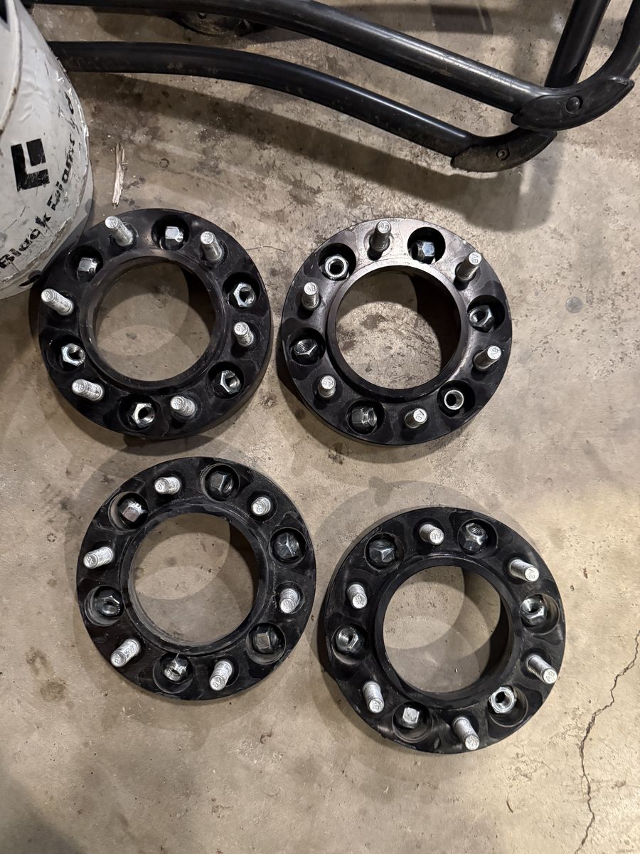 Spidertrax 1.25" Wheelspacers  6x5.5 bolt spacing WHSOO7