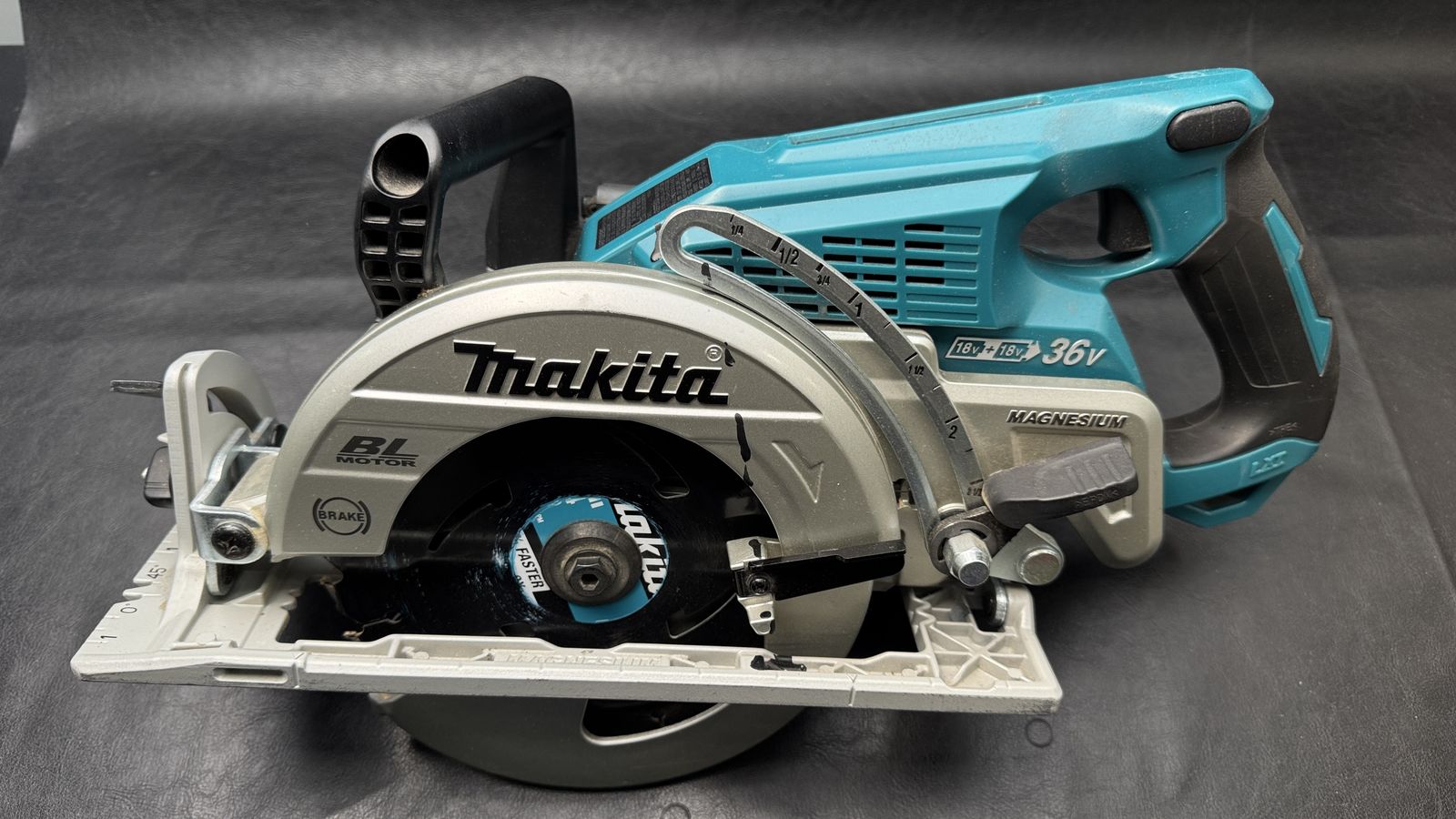 Makita XSR01 7-1/4" 36v Circular Saw