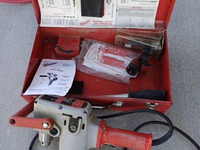 Milwaukee 1675-1 Hole Hawg Heavy Duty Corded Drill USA
w/ original steel case.