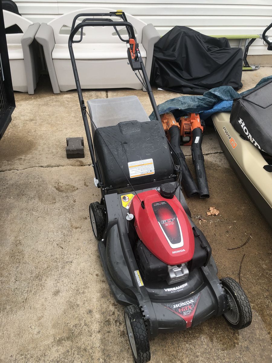 Honda HRX217 mower, $900