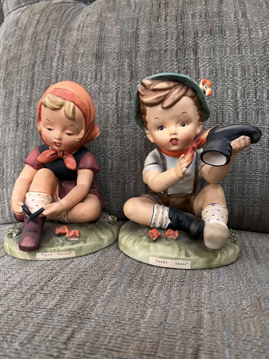 Vintage figurines. Hummel-like. Perfect condition