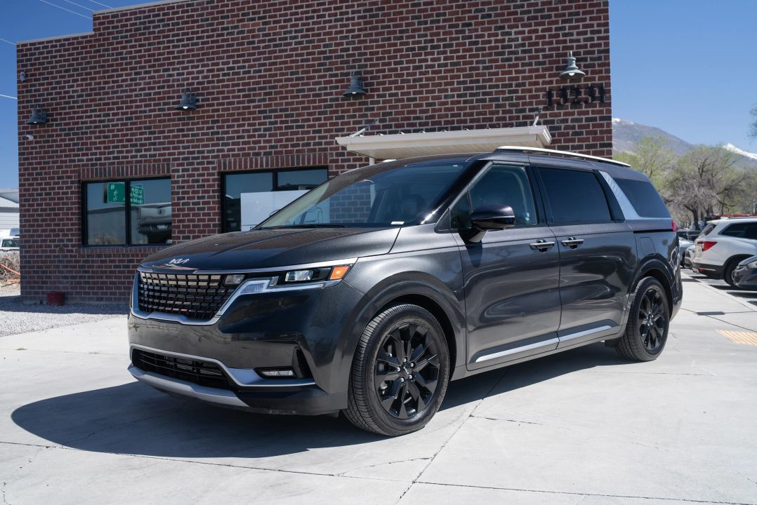 2023 Kia Carnival SX