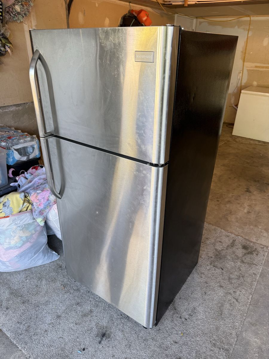 Frigidaire Fridge