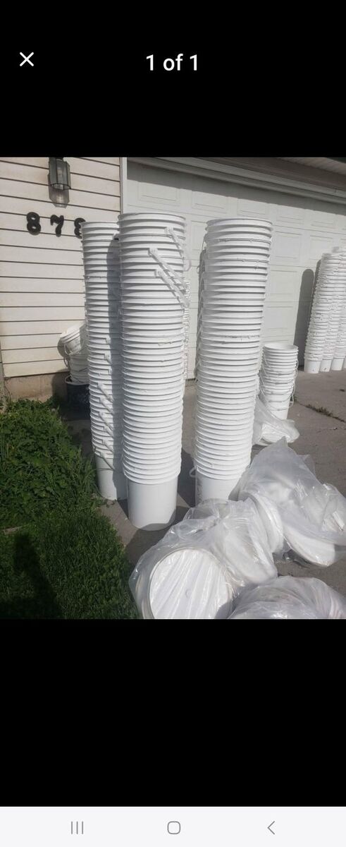 Buckets 5gal, 3.5 gal, 2 gal w/lids