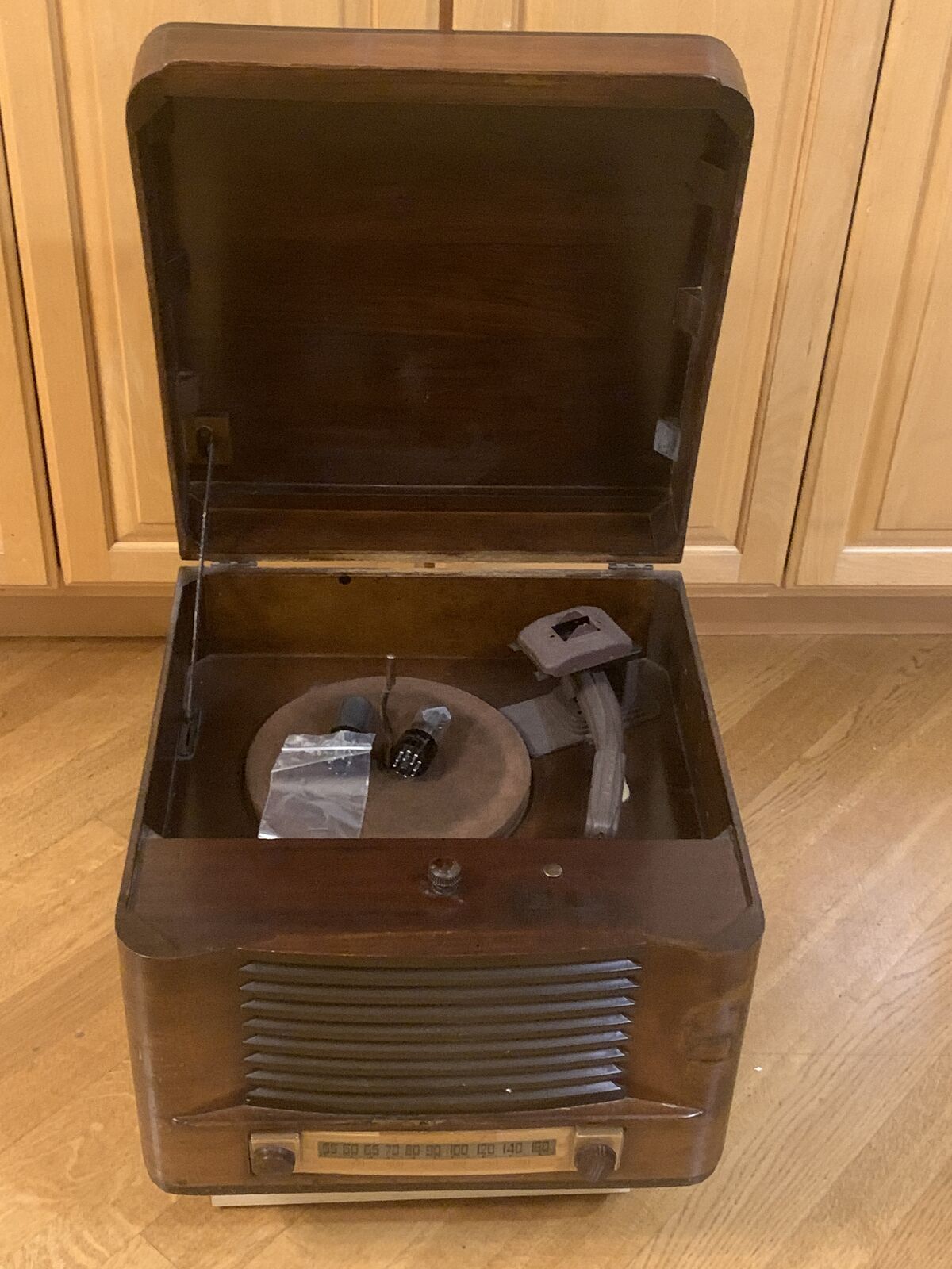 Admiral 6RT43A Tube Radio Phonograph 78RPM Record Player – Untested