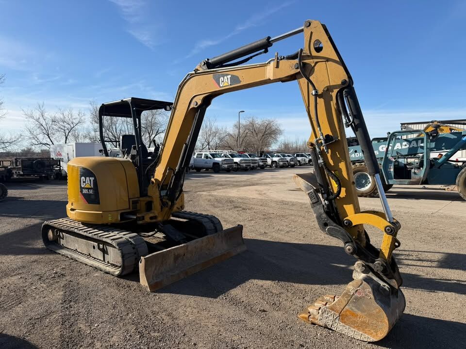 NICE! 2016 CAT MODEL 305.5E2CR MINI EXCAVATOR