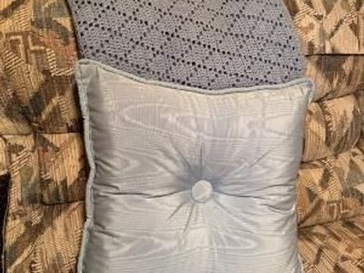 decorative throw pillows