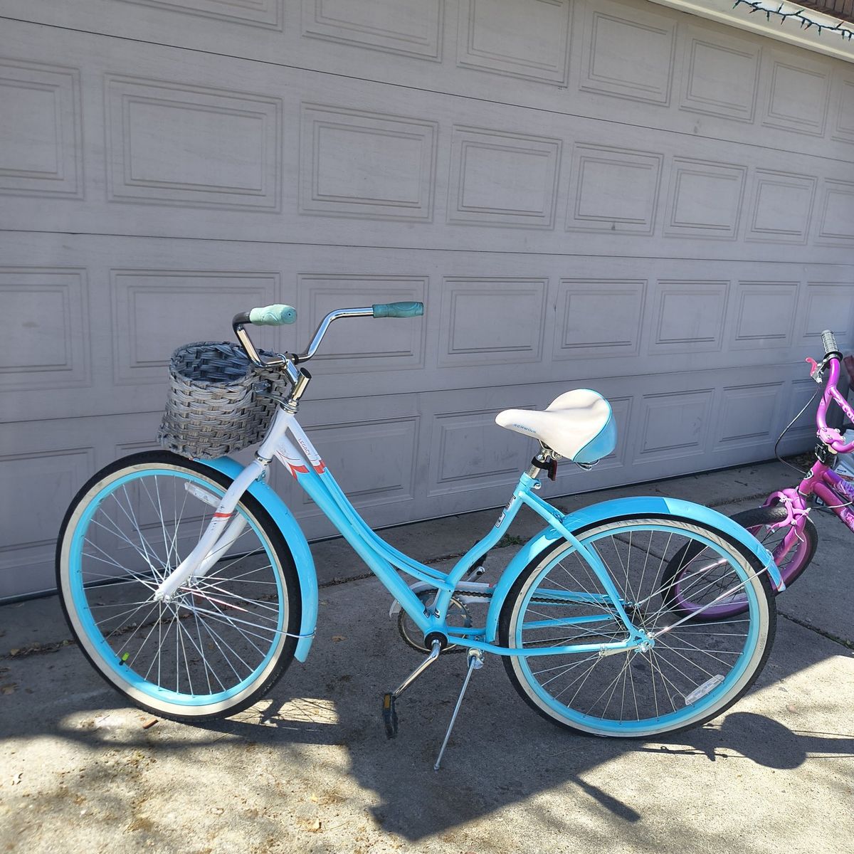 Schwinn Beach Cruiser
