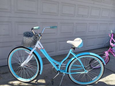 Schwinn Beach Cruiser