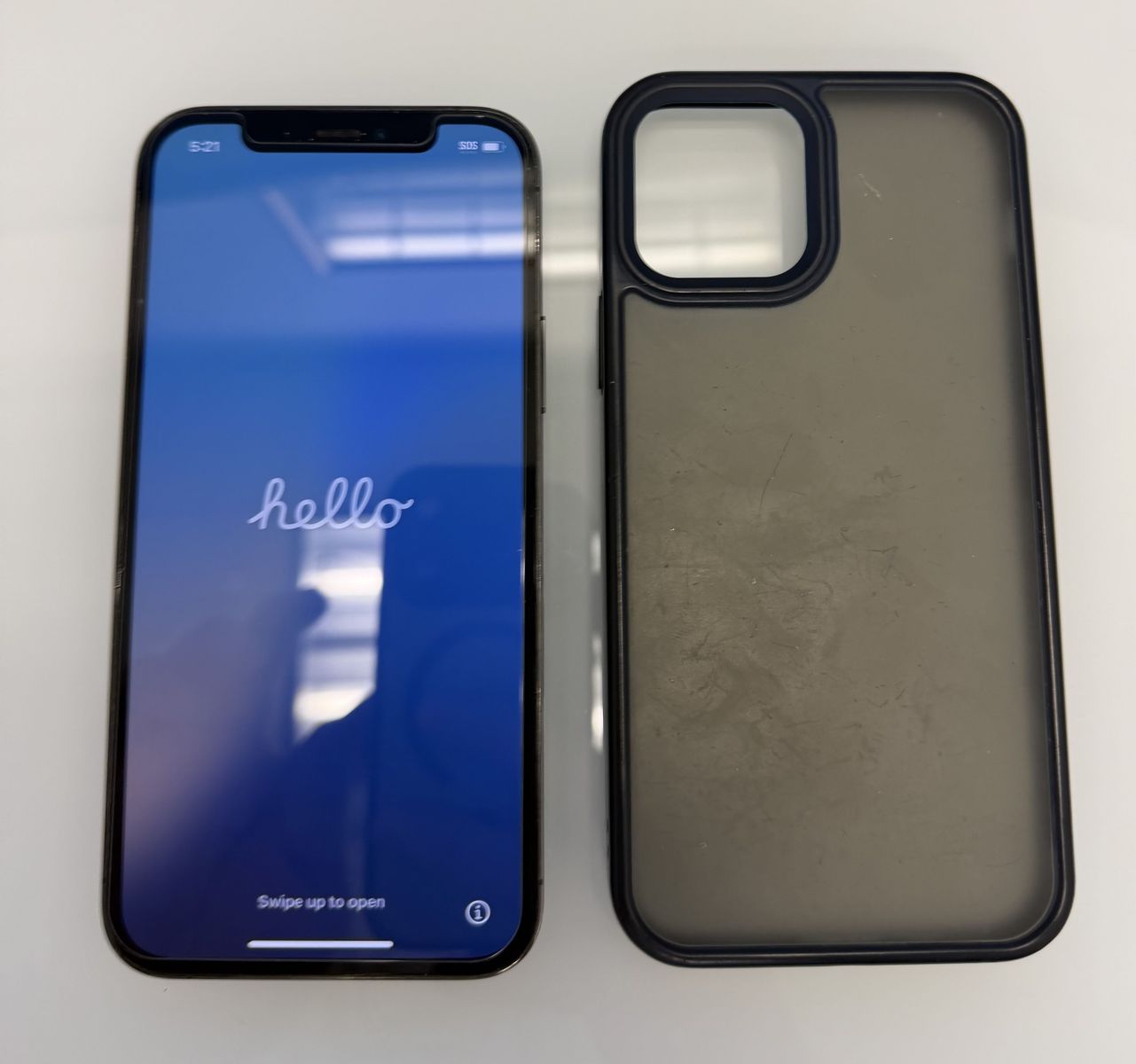 iPhone 12 Pro 256 GB with Protective Glass and Case