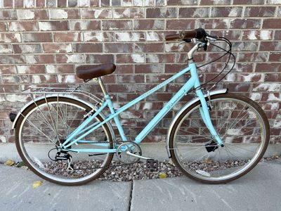 Women’s Medium Schwinn Admiral 700c Commuter Hybrid Bike