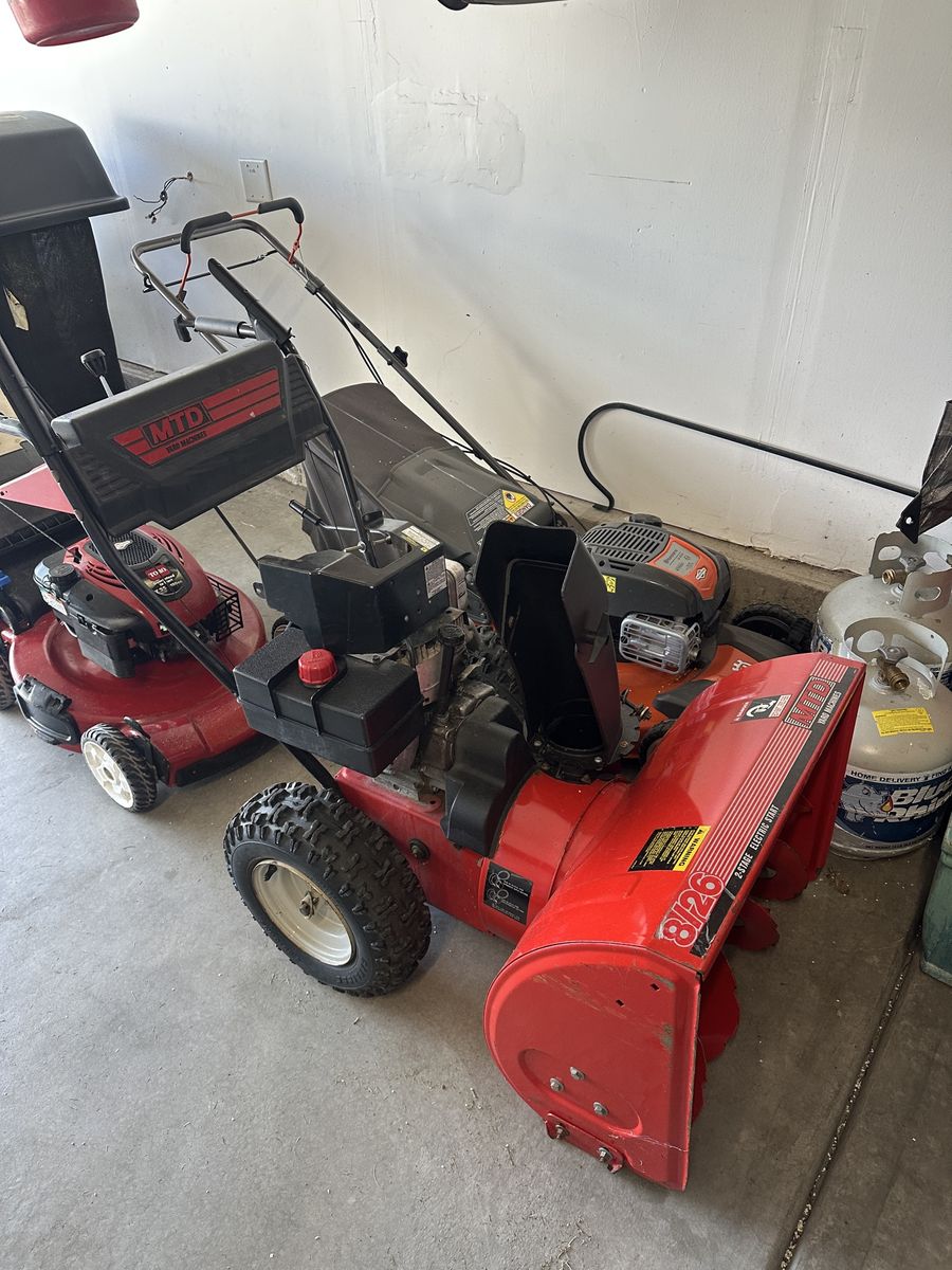 8HP 26” Snowblower – Snow King – needs minor work