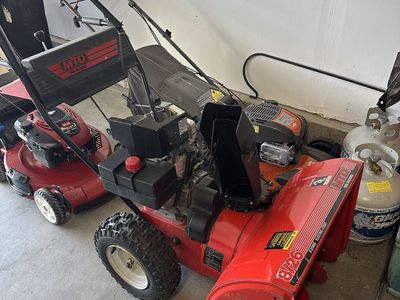 8HP 26” Snowblower – Snow King – needs minor work